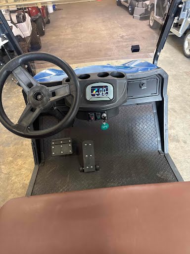 4-PASSENGER GOLF CART USED YEAR  2022 LIKE NEW!